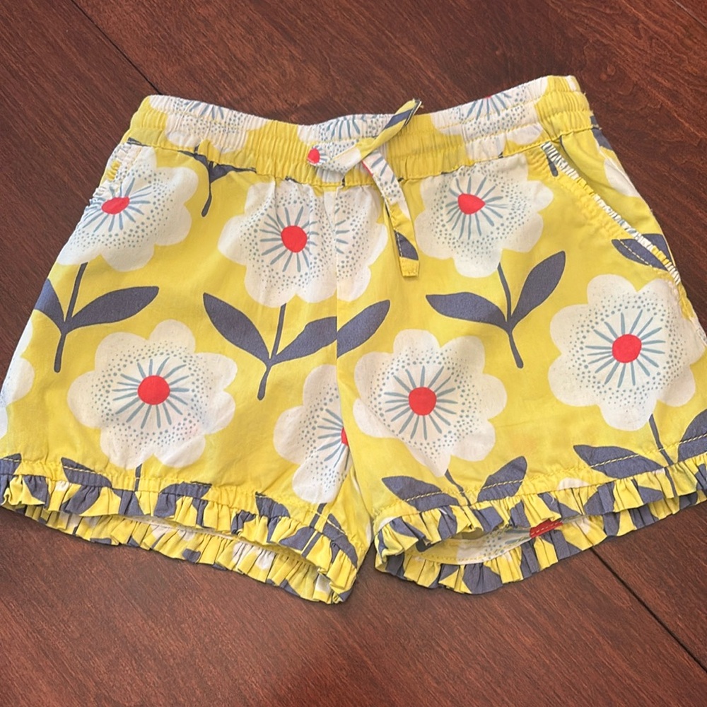 Cute Mini Boden yellow floral shorts. Size 5. Washed but never worn.